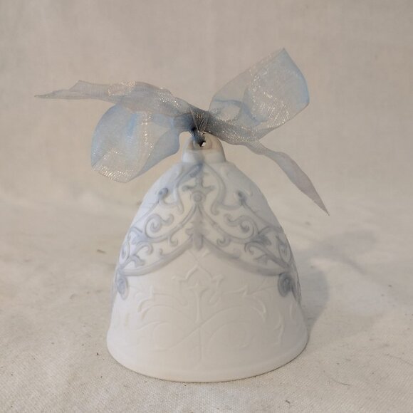 LLADRO 2005 Christmas Bell w/Original Box. - Picture 6 of 10